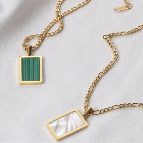 Malachite Pendant Necklace - Picture 2 of 4